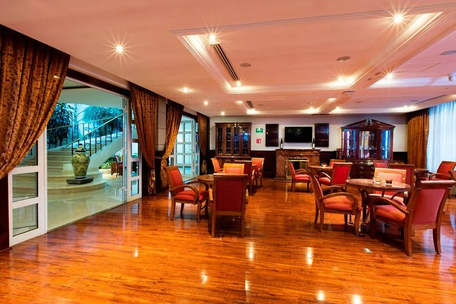 Hotel Krystal Satelite Maria Barbara con day pass