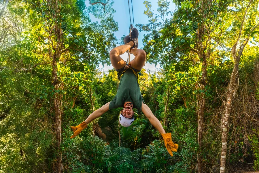 Hotel Extreme Adventuring Cancún con day pass