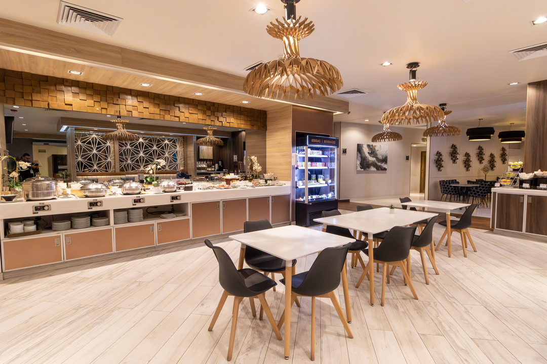 Hotel Mera VIP Lounges Terminal 4 con day pass