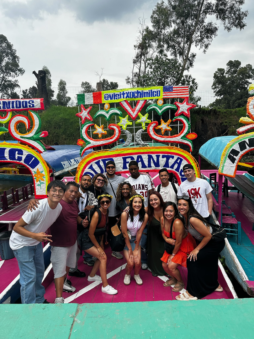 Hotel Tu Trajinera en Xochimilco con day pass