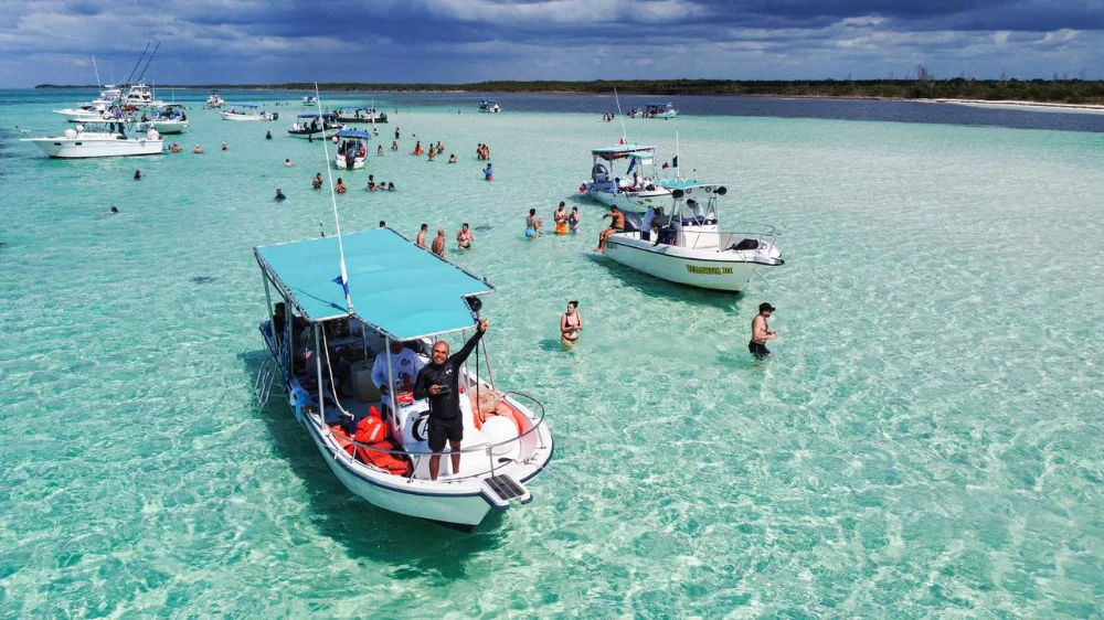 Hotel Beach Break Experiences con day pass