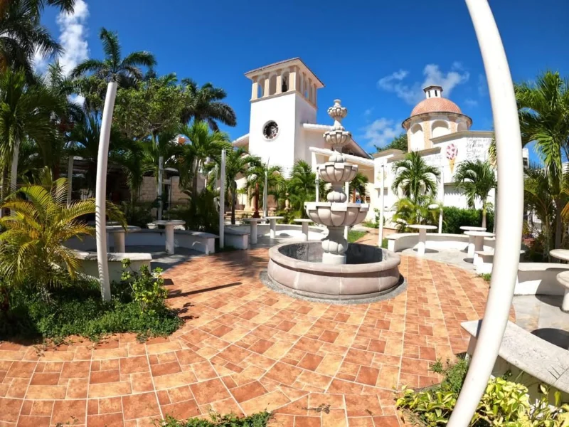 Hotel City & Taco Tour Puerto Morelos con day pass