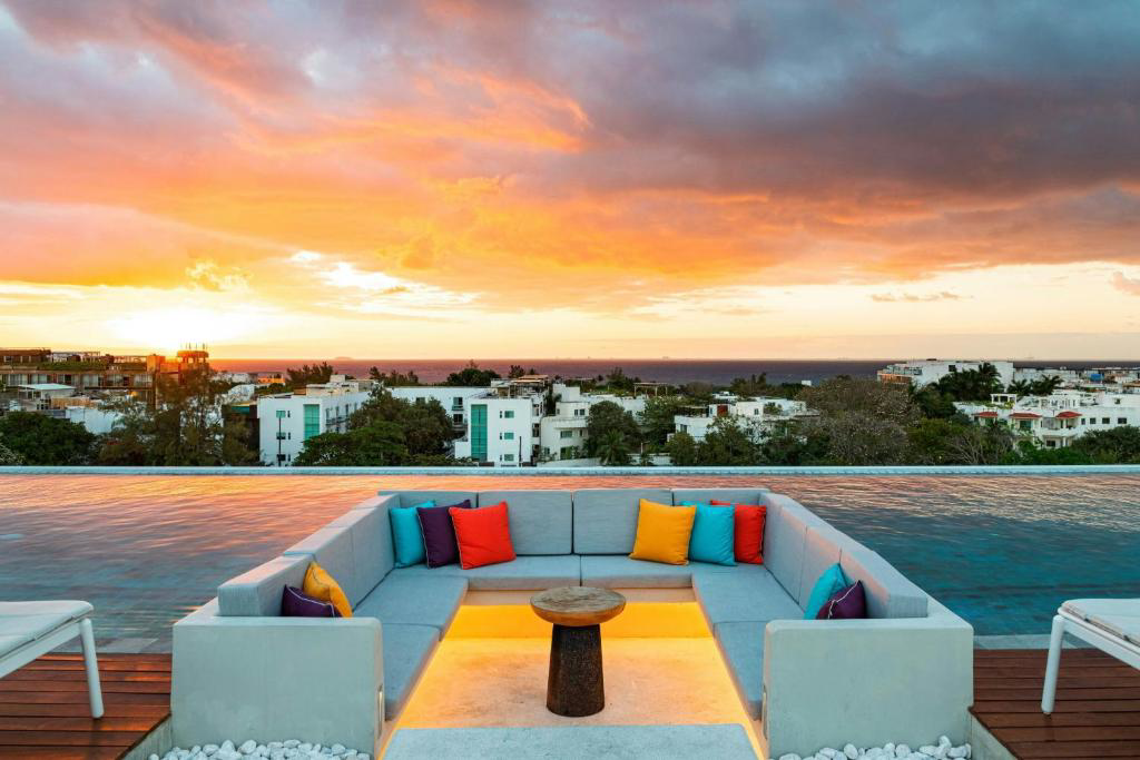 Hotel Aloft Playa del Carmen con day pass