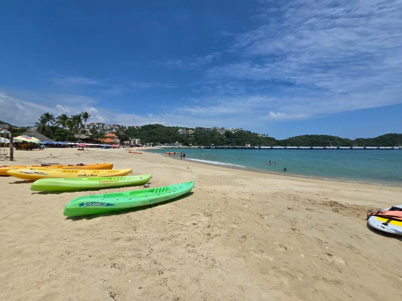 Hotel Nirú Beach Club by Binniguenda Huatulco con day pass