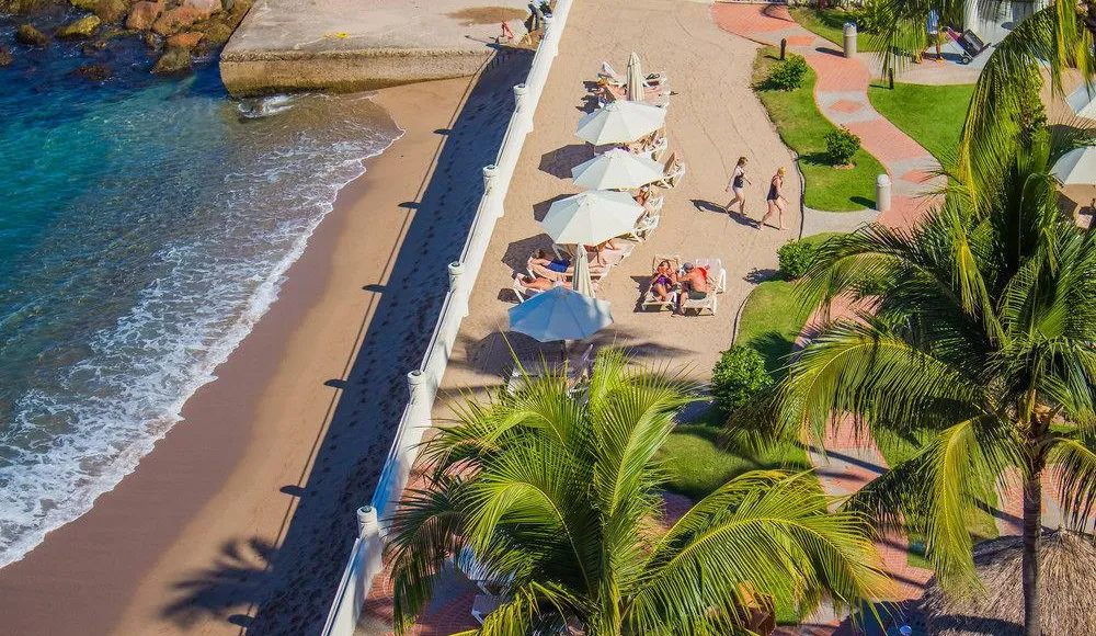 Hotel Plaza Pelicanos Grand Beach Resort con day pass