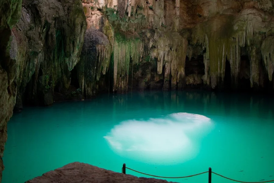 Hotel Tour Privado Chichén Itzá & Tsukán Santuario de Vida con day pass