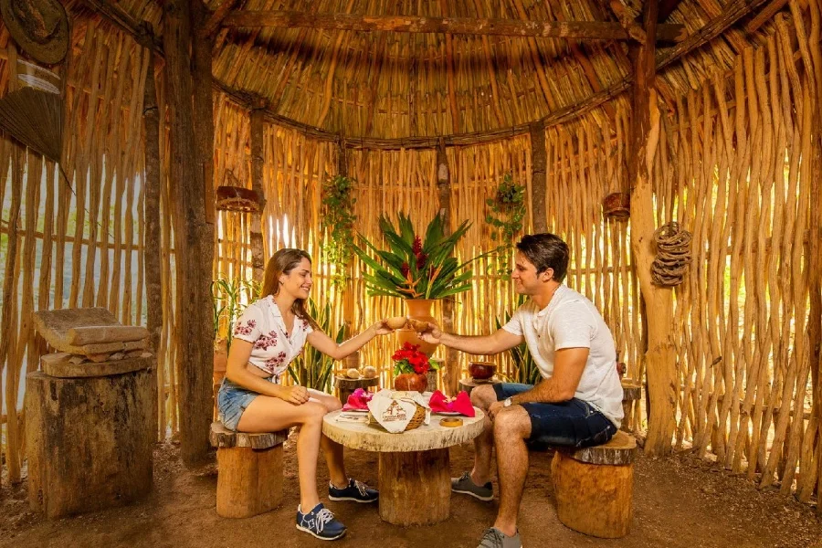 Hotel Tour Privado Uxmal Zona Arqueológica  con day pass