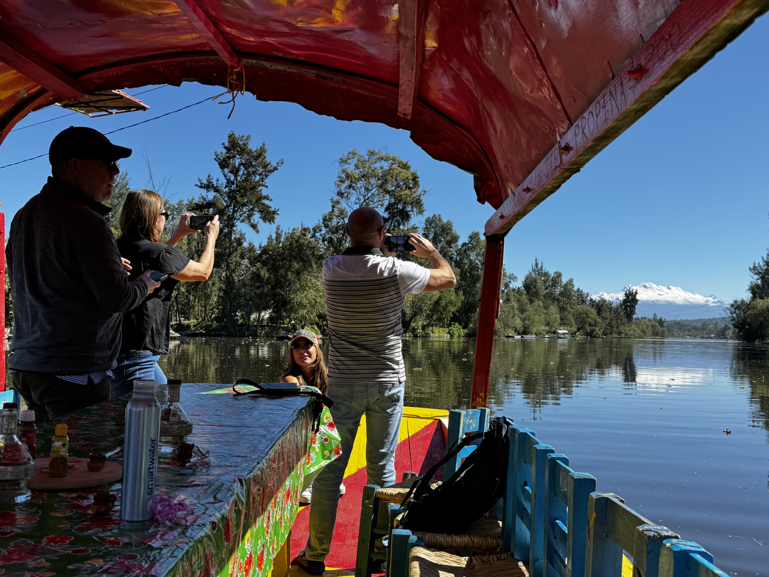 Hotel Viaje a Isla de las Muñecas con day pass