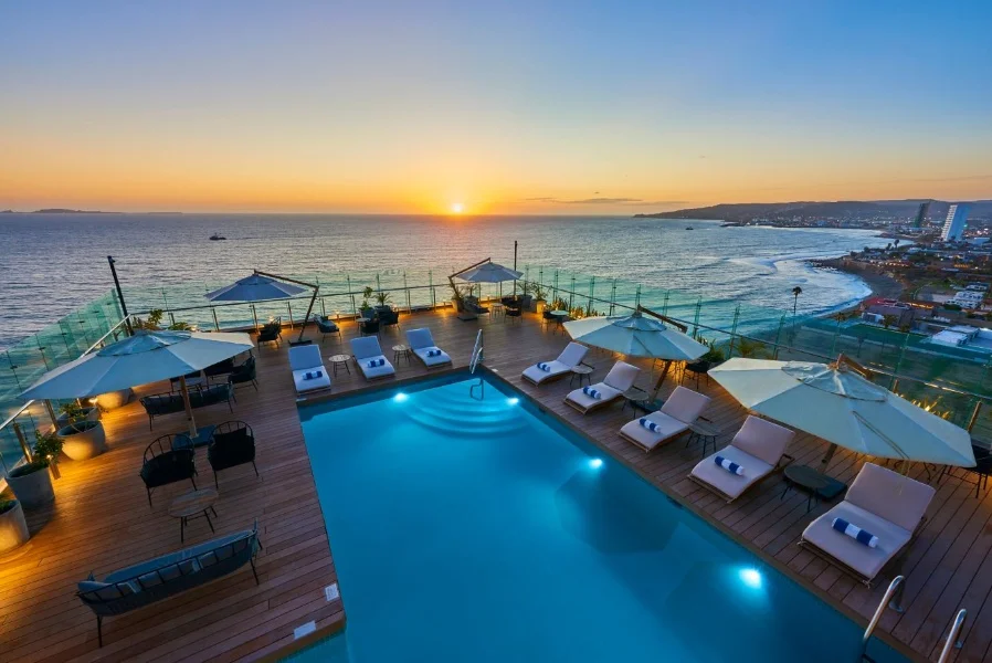 Hotel City Express Plus by Marriott Ensenada con day pass