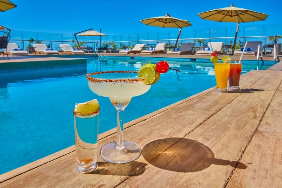 Hotel City Express Plus by Marriott Ensenada con day pass