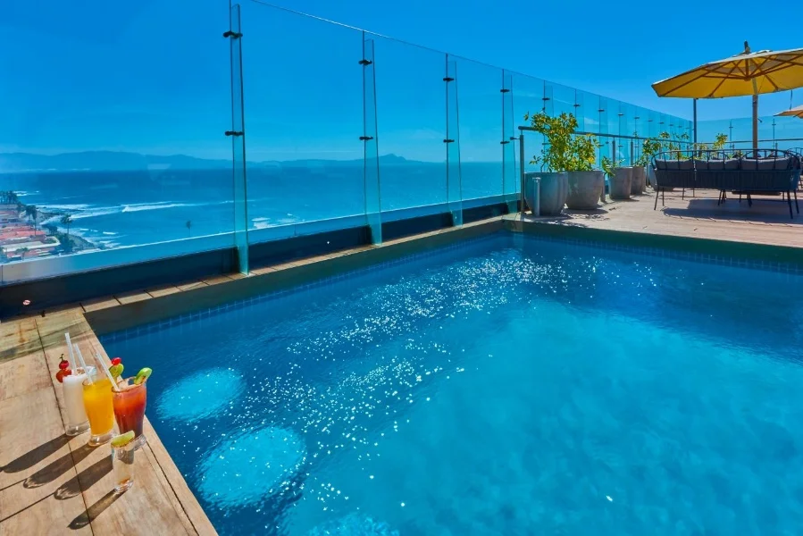 Hotel City Express Plus by Marriott Ensenada con day pass