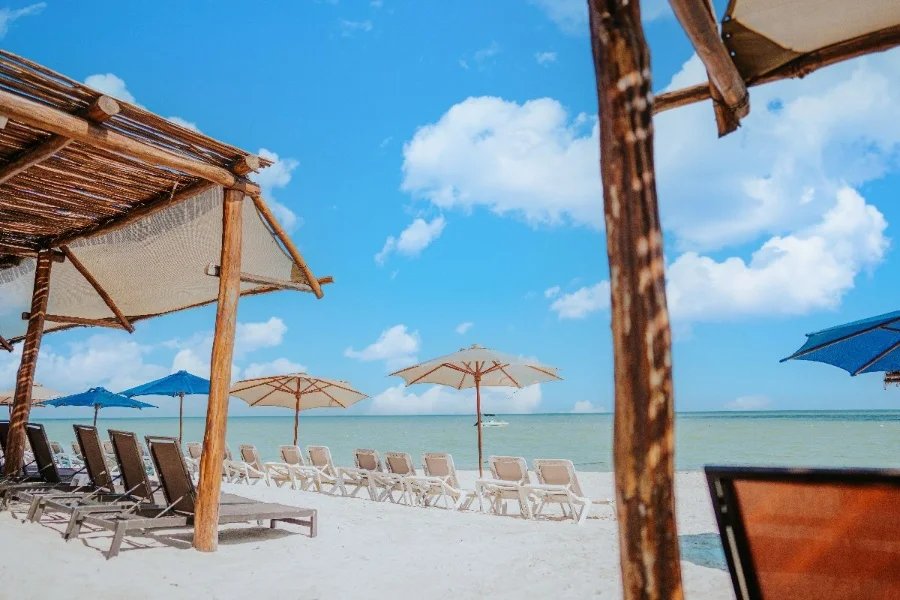 Hotel Kokomo Hotel & Club de Playa con day pass