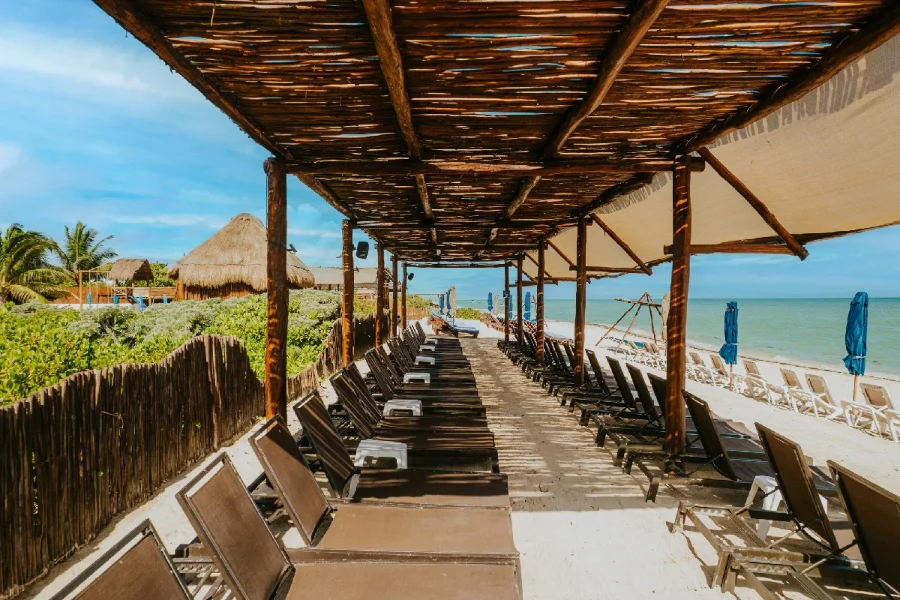 Hotel Kokomo Hotel & Club de Playa con day pass