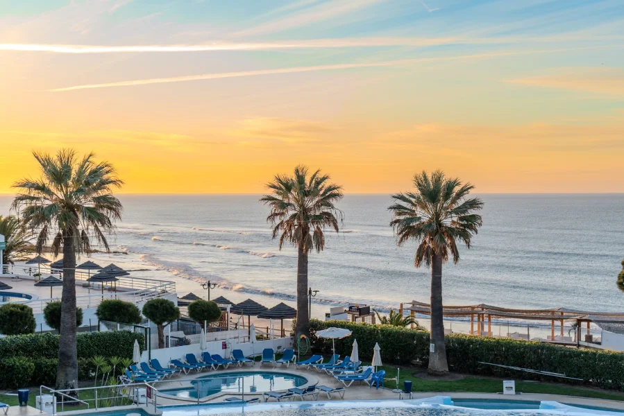 Hotel Grand Muthu Oura View Beach Club con day pass